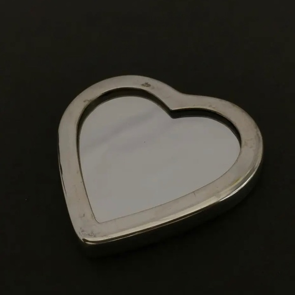 Nice TIFFANY&CO. Silver 925 Heart Compact Mirror - Picture 2 of 3